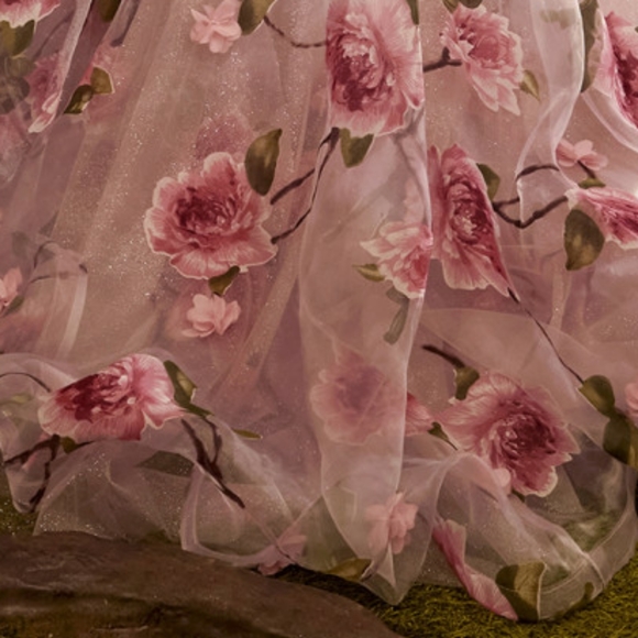 Formal dress - Picture 9 of 10